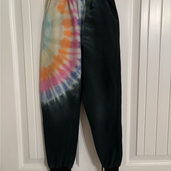 LOLA + THE BOYS rainbow tie dye ruffle set. Size 8. - Picture 4 of 15